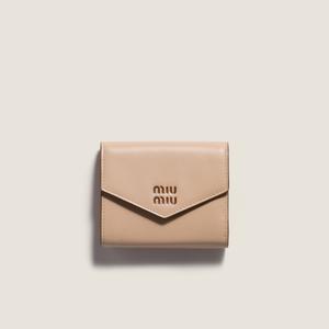 Маленький кожаный кошелек MIU MIU, бежевый