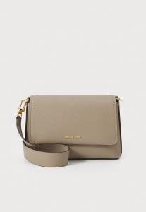 Сумка через плечо NESSA MESSENGER - Across body bag MICHAEL Michael Kors, коричневый