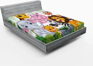 Простыня на резинке ABAKUHAUS Exotic, милые и веселые рисунки животных в тропических джунглях с пальмами и листьями, 120 x 190 см, разноцветная Abakuhaus