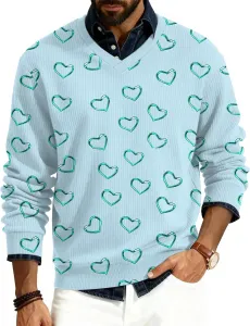 Футболка с V-образным вырезом и сердечками