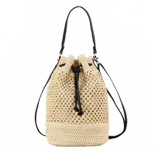 Женская плетеная сумка Farrah в бежевом цвете ACCITY