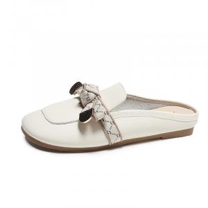 MADALLO Женские тапочки с закрытым носком на резиновой подошве устойчивые к истиранию экрю, цвет Ecru