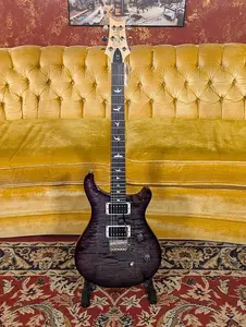 PRS CE 24 2024 - настоящее время - выцветший серый, черный с пурпурным распылением