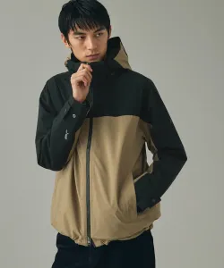 Водонепроницаемая, ветрозащитная, дышащая куртка-бомбер GORE-TEX с цветными блоками.