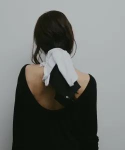 Большая квадратная резинка для волос Nothing And Others, цвет White