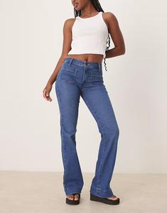 Расклешенные джинсы Wrangler с передними карманами, средне-синего цвета