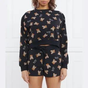 Халат обычного размера поверх пижамы Moschino, синий