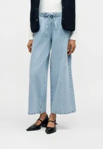 Вмвалерия подтягивается широко расставив ноги Vero Moda, Light Blue Denim