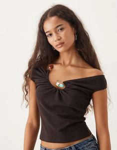 Топ без рукавов с отделкой ASOS DESIGN шоколадного цвета