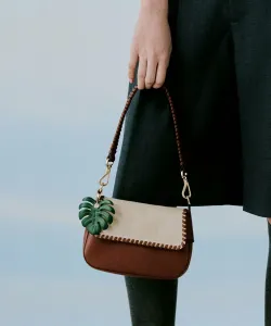 Плетеная сумка через плечо Blume Charles & Keith, цвет Taupe Canvas