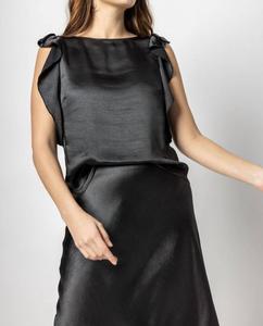 Атласный топ с оборками на рукавах черного цвета Lilla P