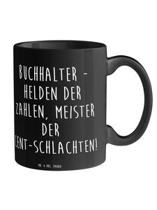 Кружка с надписью Герои-бухгалтеры черного цвета Mr. & Mrs. Panda