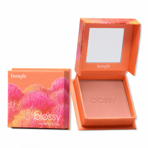 Шелковисто-мягкие пудровые румяна Benefit Cosmetics, Blossy