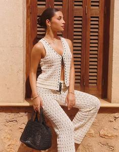 Эксклюзивный пляжный жилет-топ с отделкой крючком контрастными нитями от Frolic x Lydia Kara в кремовом цвете