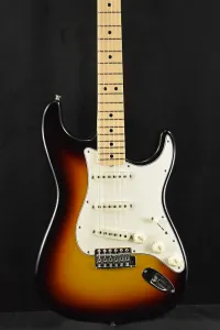 Fender Custom Shop 1968 Stratocaster DLX Closet Classic триколор Санберст