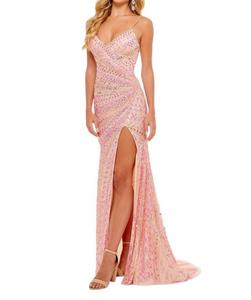 Розовое длинное бальное платье с вышивкой бисером на тюле RACHEL ALLAN