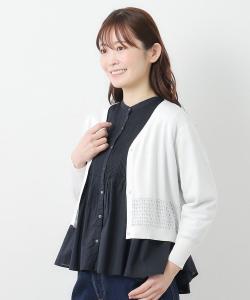 Кардиган с V-образным вырезом и ажурной отделкой из смеси хлопка и шелка.