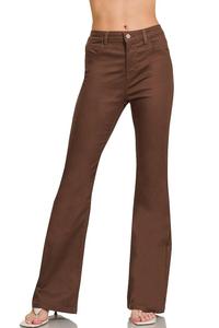 Высокие расклешенные джинсы в коричневом цвете ZENANA