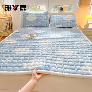 Yalu Наматрасник молочный вельвет 150х200 см, утепленный, флисовая подкладка