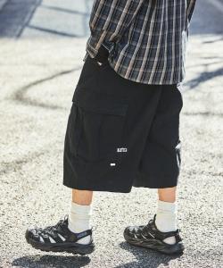 Карго-шорты из рипстопа с камуфляжным рисунком и изогнутым силуэтом