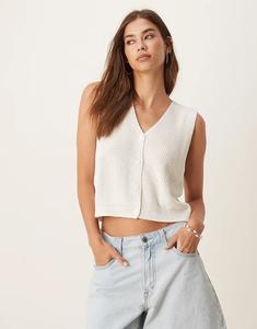 Легкий вязаный жилет Mango белого цвета