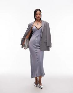 Длинное атласное платье ASOS DESIGN с V-образным вырезом и кружевной отделкой светло-голубого цвета