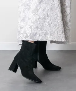 Ботинки на массивном каблуке с квадратным носком Angel Alarcon, цвет Bls