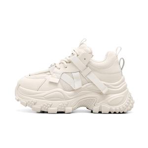 Массивные кроссовки Women's Low top Black Apricot ST&SAT, экрю