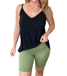 Байкерские шорты с высокой посадкой и широким поясом в светло-оливковом цвете ZENANA