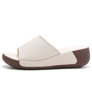 Шлепанцы женские Reivantix, бежевый