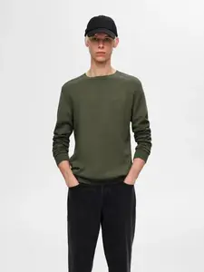 Вязаный свитер SELECTED HOMME "SLHBERG CREW NECK NOOS", цвет Kalamata
