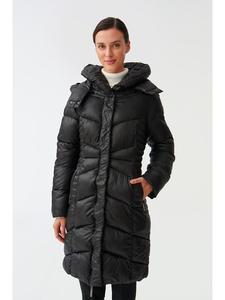TATUUM Стеганое пальто черного цвета