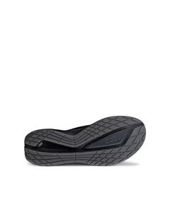 Высокотехнологичные функциональные кроссовки BIOM 2.2, изготовленные из легкого и высококачественного текстиля.