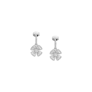 Серьги fiorever из 18-каратного белого золота с двумя бриллиантами круглой огранки и бриллиантовым паве Bulgari