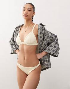 Ребристый треугольный бикини-топ Weekday цвета пахты и молока