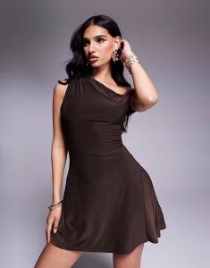 Эксклюзивное двухслойное облегающее мини-платье Kaiia с открытыми плечами и драпировкой, приталенное по талии, шоколадно-коричневого цвета