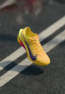 Кроссовки для бега по шоссе vaporfly 4 Nike Performance, Citron Pulse/Indigo Burst/Laser Orange/Volt Ice/Hyper Violet/Sapphire