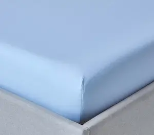 Простыня на резинке HOMESCAPES, очень глубокий синий, плотность 200 нитей, 150 х 200 см Homescapes