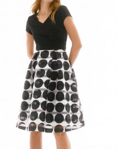 Черно-ванильное полосатое платье в горошек с приталенным силуэтом и расклешенной юбкой Joseph Ribkoff