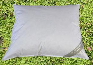 Подушка BENELUX перьевая подушка 60х70 см 30% пух прочный мягкий 550 г мягкий Betten Hofmann