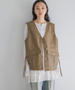 Жилет на молнии, имитирующий кожу