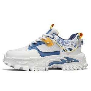 WARRIOR Увеличивающие рост износостойкие легкие нескользящие низкие повседневные туфли мужские белые сине-желтые