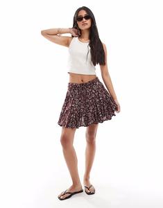 Короткие шорты из марли с коричневым праздничным принтом Miss Selfridge