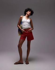Короткие шорты Topshop Editor красного цвета