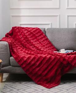 Двустороннее уютное теплое одеяло из ультрамягкого искусственного меха и микроплюша размером 50 x 60 дюймов Cheer Collection, красный