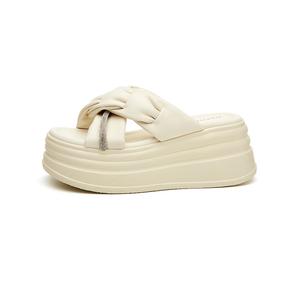 Тапочки-слайды женские с противоскользящей подошвой DAPHNE, Black