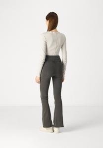 Расклешенные джинсы SOFT FLARE Gina Tricot, серый