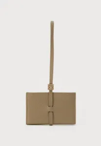 Кошелек emblem pebble на ремешке Calvin Klein, Desert Taupe