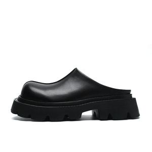 CHAOSHU Закрытые тапочки мужские черные, цвет Black