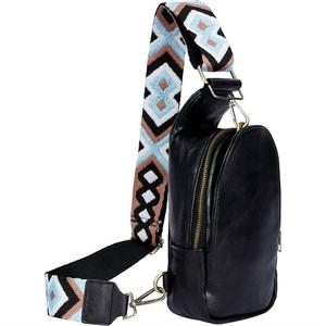 Сумка-слинг Camille через плечо в черном цвете Prickly Pear TX